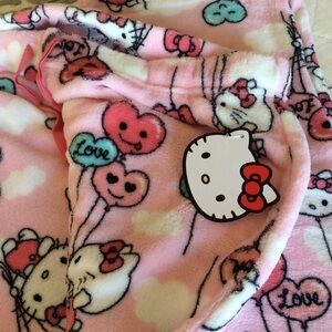 Hello kitty pajamas💕